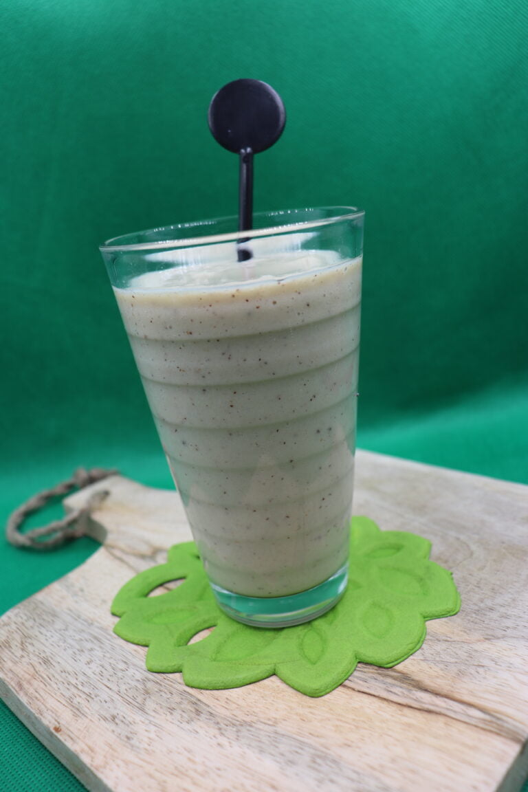 Green Fruits, Banana & Soy Milk Smoothie It's Food o'Clock