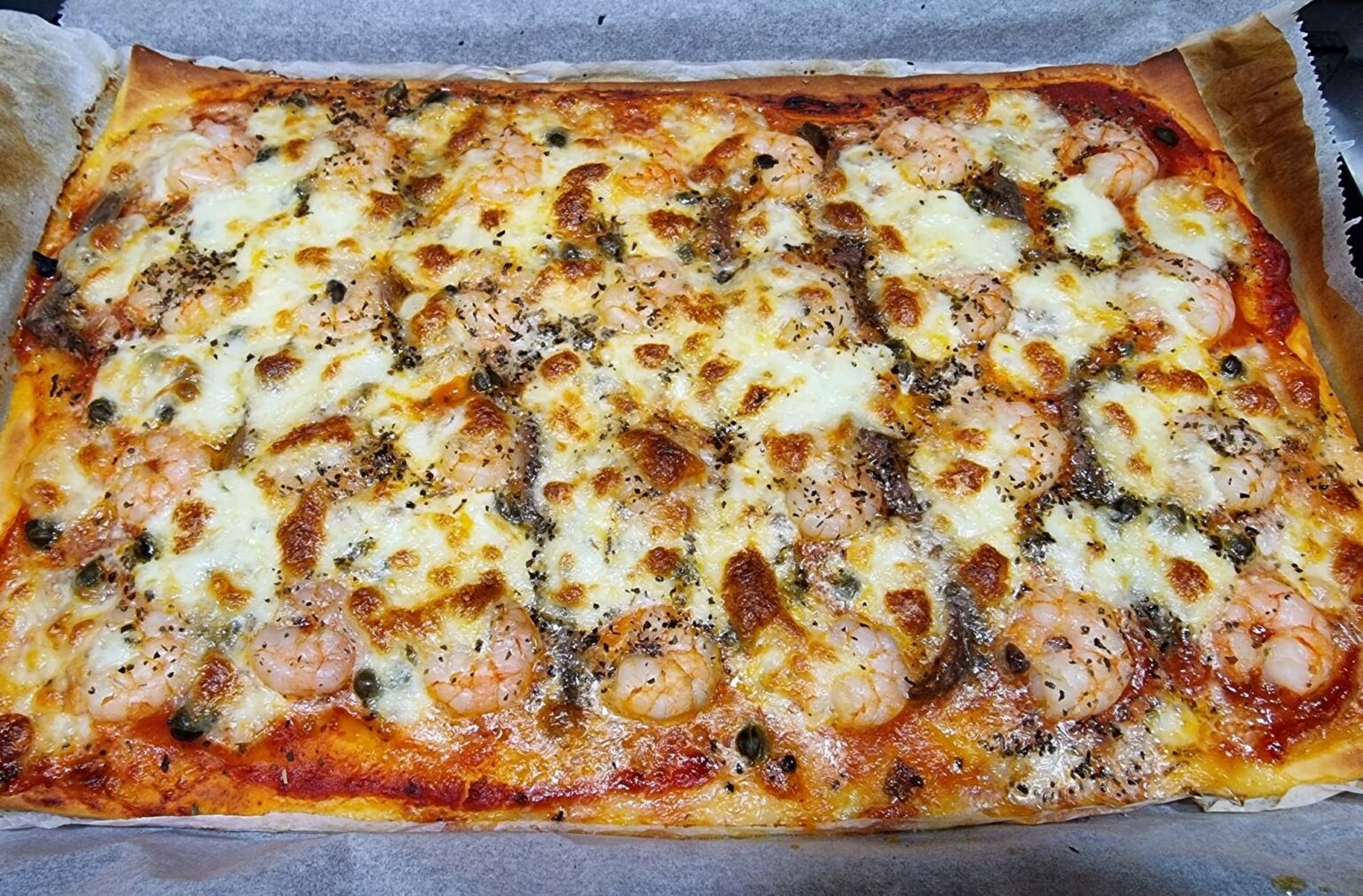 Delicious Garlic Prawn Pizza Recipe It's Food o'Clock